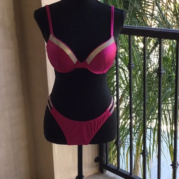 Victoria Secrets unique glam bikini - Picture 6 of 7